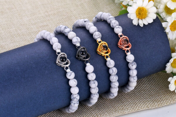 Pulsera de piedras con dije de corazón - Imagen 5