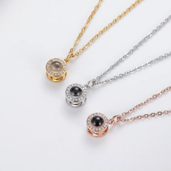 Collar circular con circonias